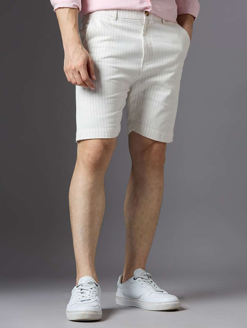men self design mid rise regular fit shorts - 22069688 -  Zoom Image - 0