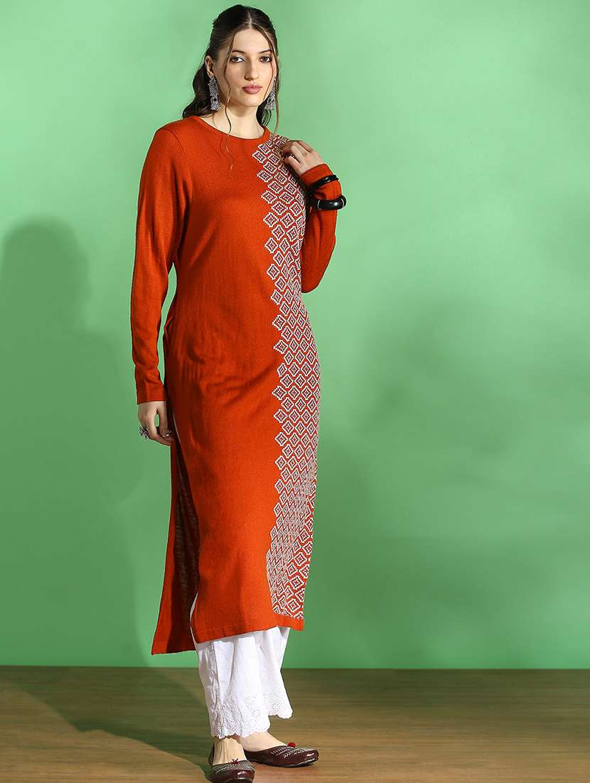 globus women rust round neck full sleeves geometric print placement weave knitted acrylic loose fit winter wear kurta - 22069706 -  Zoom Image - 0