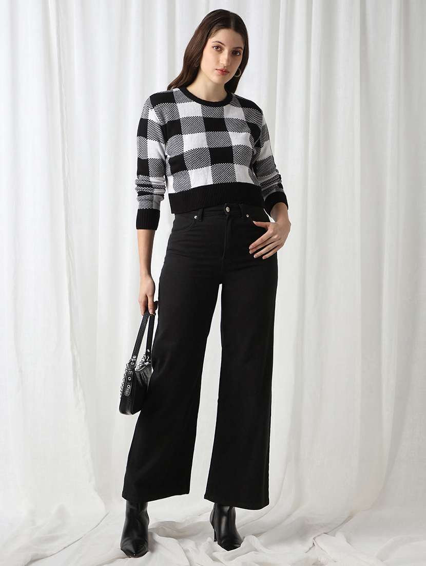 globus women black checkered round neck long sleeves acrylic pullover crop sweater - 22069718 - Standard Image - 3