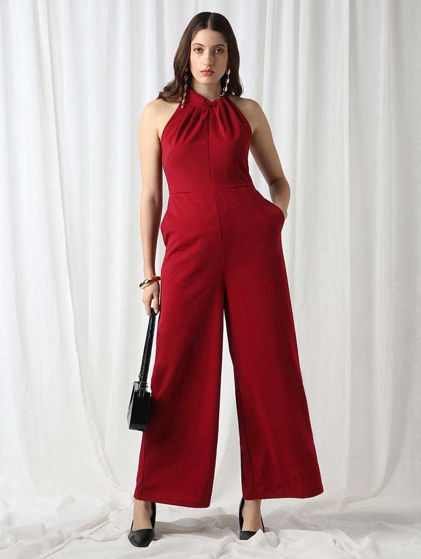 globus women maroon twisted halter neck sleevesless pleated detaling wide leg jumpsuit 