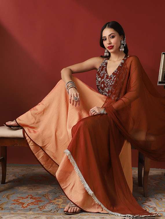 women solid with work flared stitched lehenga - 22069776 -  Standard Image - 3