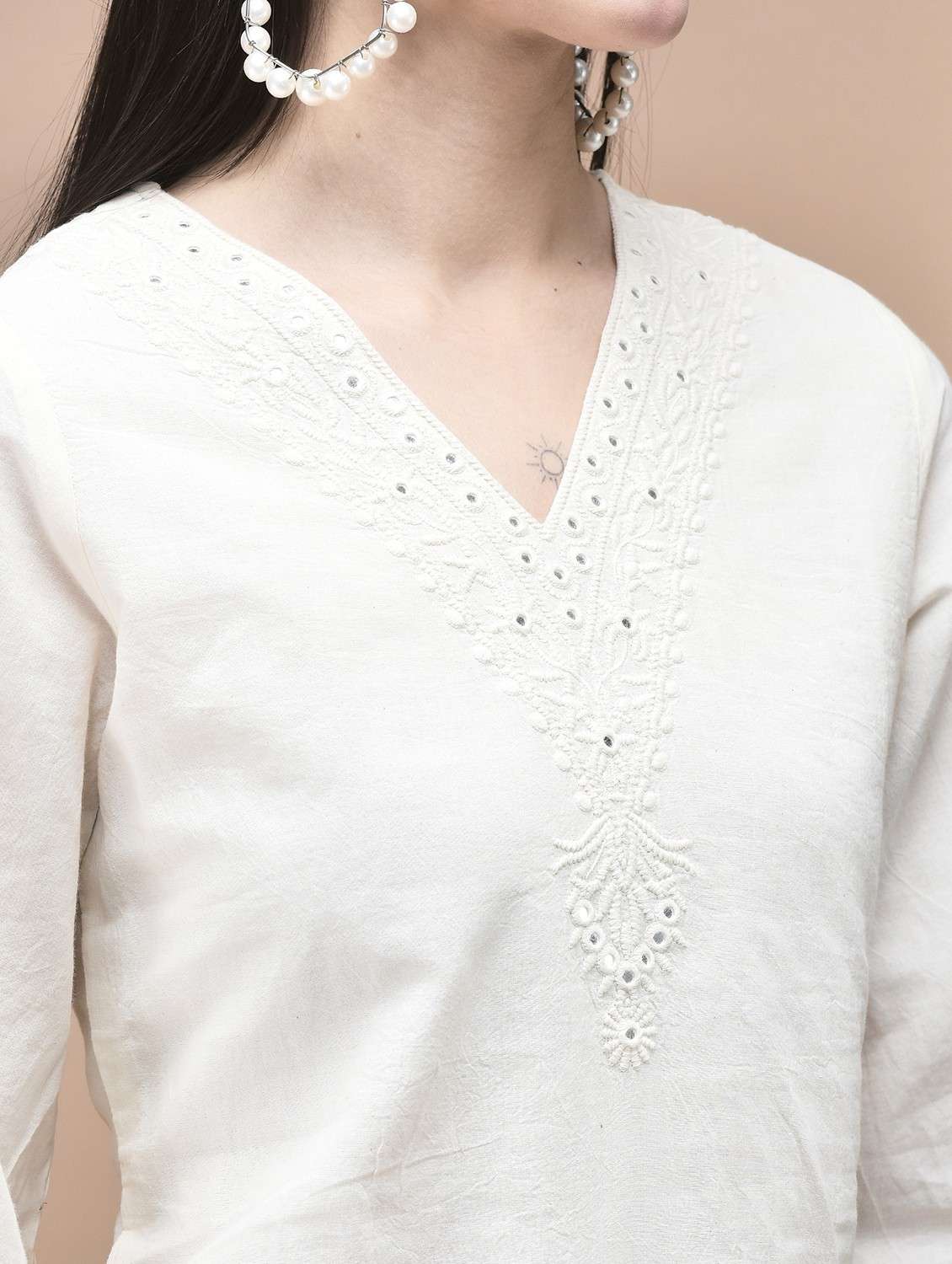 women solid with work three quarter sleeve straight kurta - 22070839 - Standard Image - 5