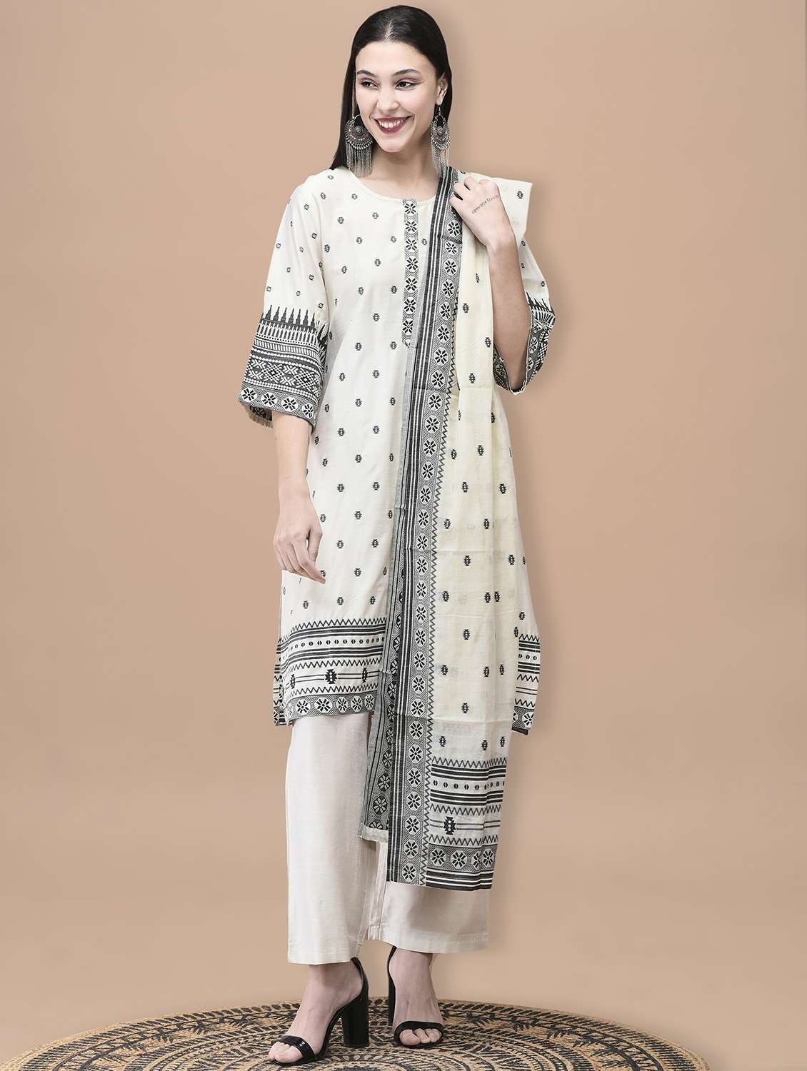 women self design three quarter sleeve kurta pant with dupatta set - 22070848 - Zoom Image - 0