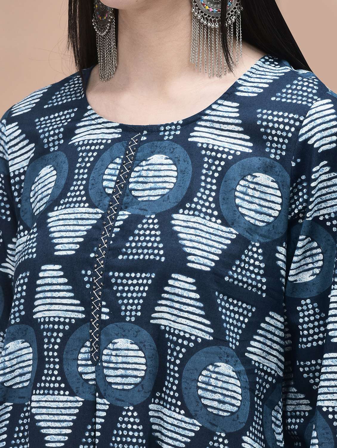 women geometric three quarter sleeve kurta pant with dupatta set - 22070852 -  Standard Image - 5