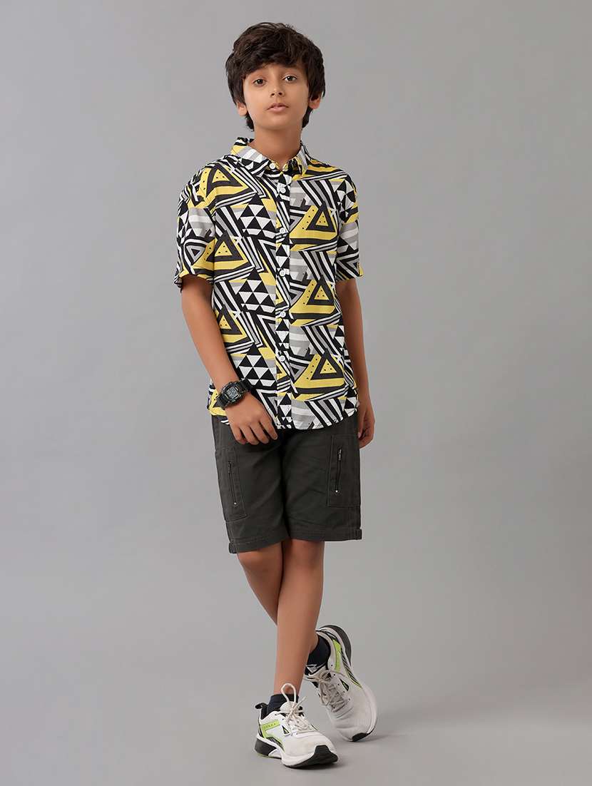 boys solid mid rise regular fit shorts  - 22070870 -  Standard Image - 3