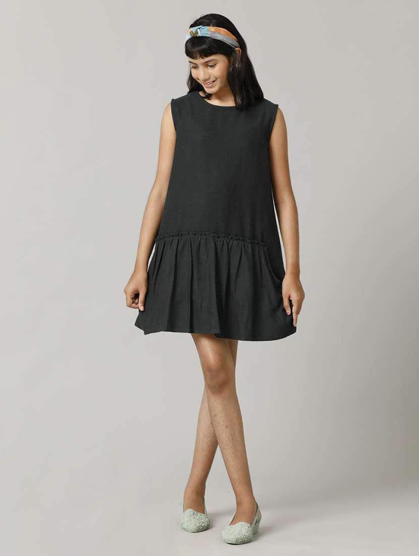 girls black solid sleeveless tiered dress