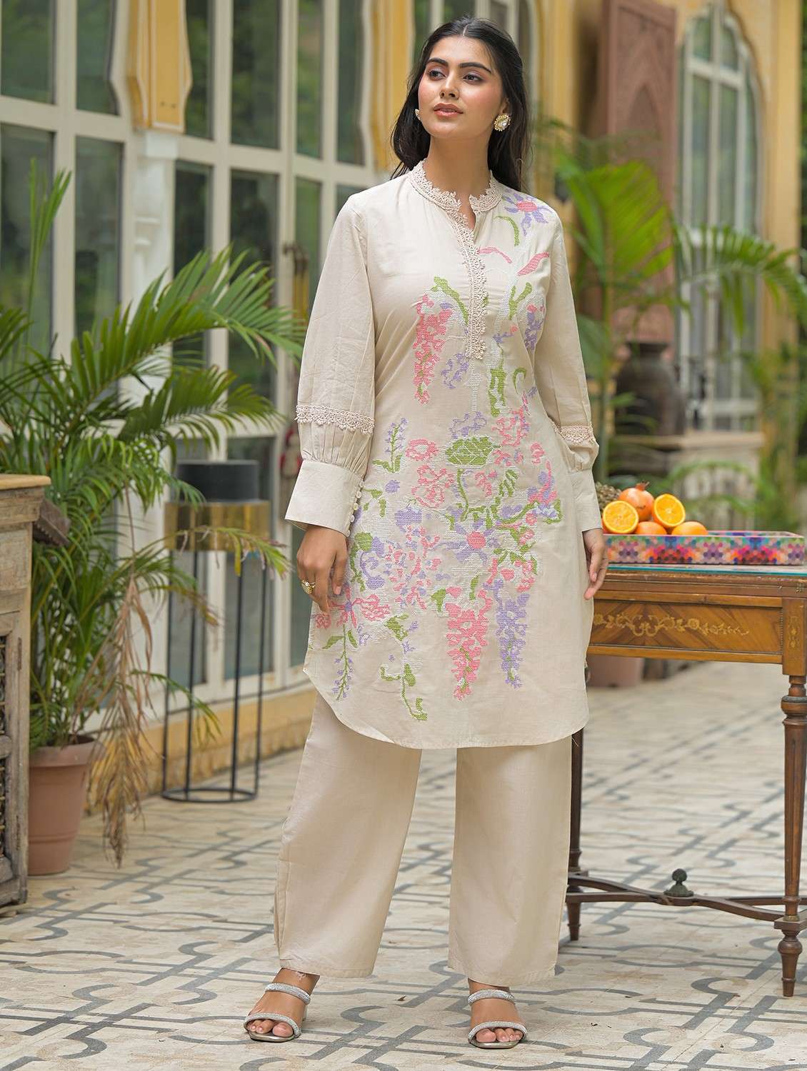 women embroidered long sleeve kurta pant set - 22071173 - Zoom Image - 0