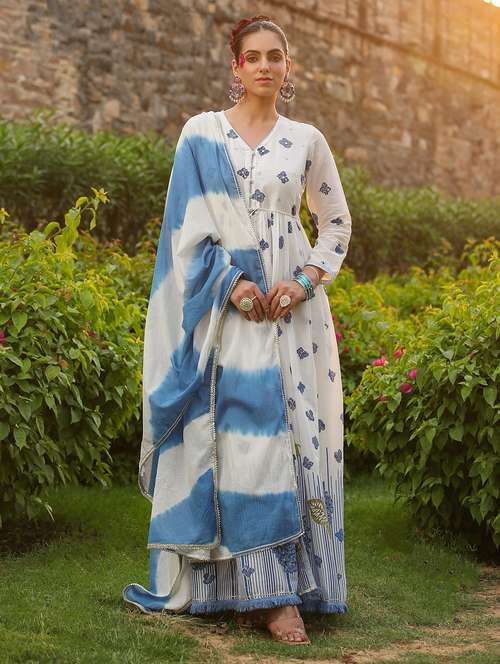 women floral printed long sleeve kurta with dupatta set - 22071176 - Standard Image - 0