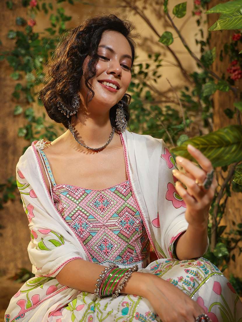 women printed sleeveless kurta dupatta set - 22071180 - Standard Image - 3
