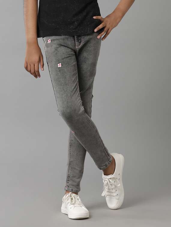 girls solid mid rise slim fit jean - 22071249 - Zoom Image - 0