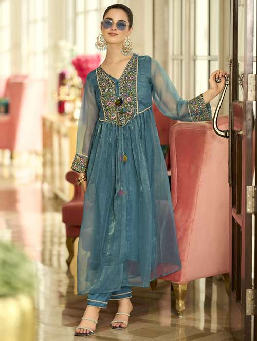 women embroidered long sleeve kurta pant set - 22071299 - Standard Image - 0