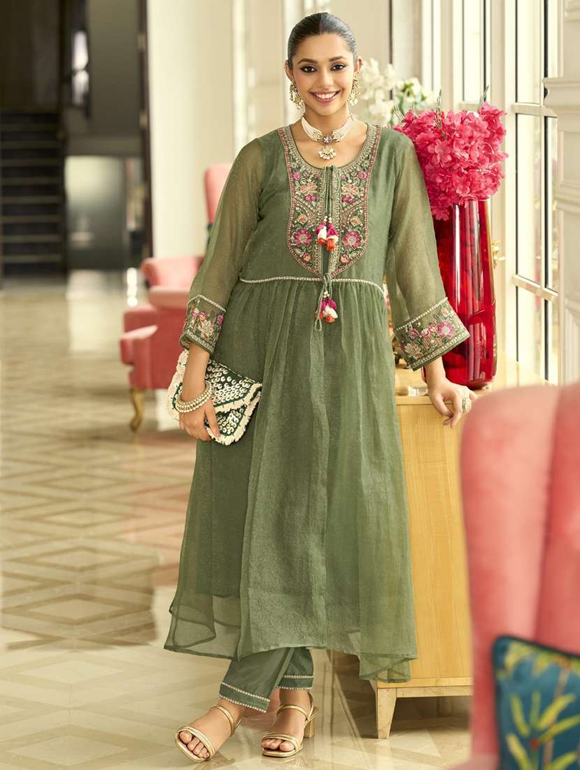 women embroidered long sleeve kurta pant set - 22071302 - Zoom Image - 0