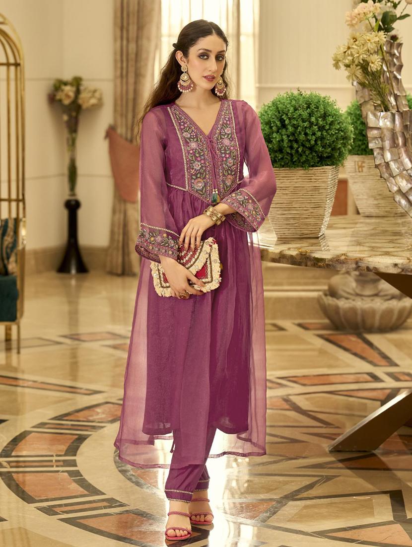 women embroidered long sleeve kurta pant set