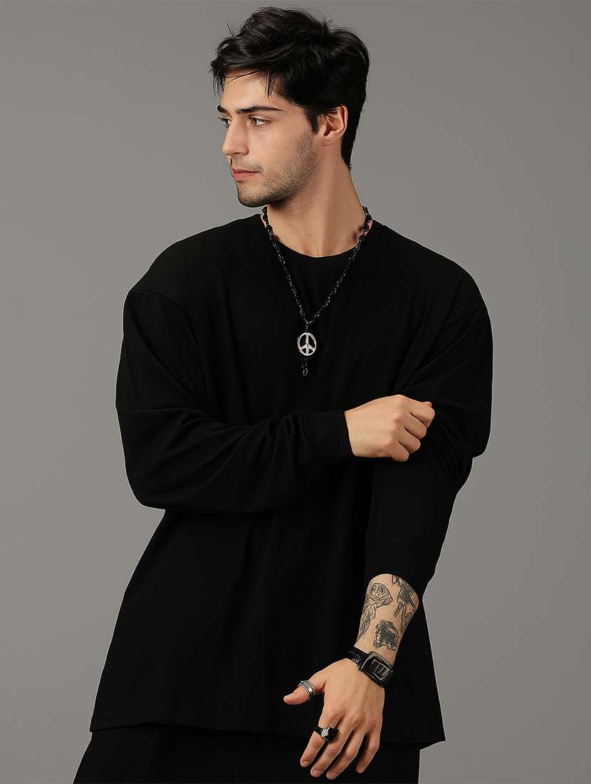 men black solid long sleeve oversized t-shirt