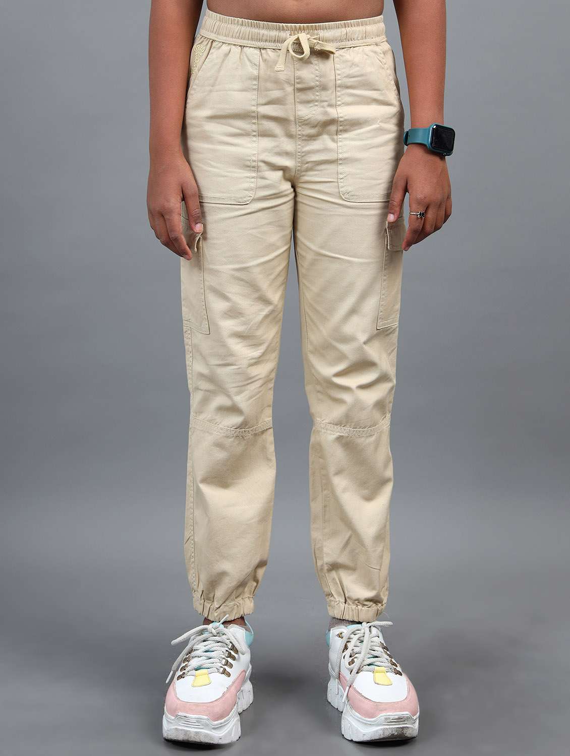 girls solid mid rise regular fit cargo - 22071494 - Zoom Image - 0