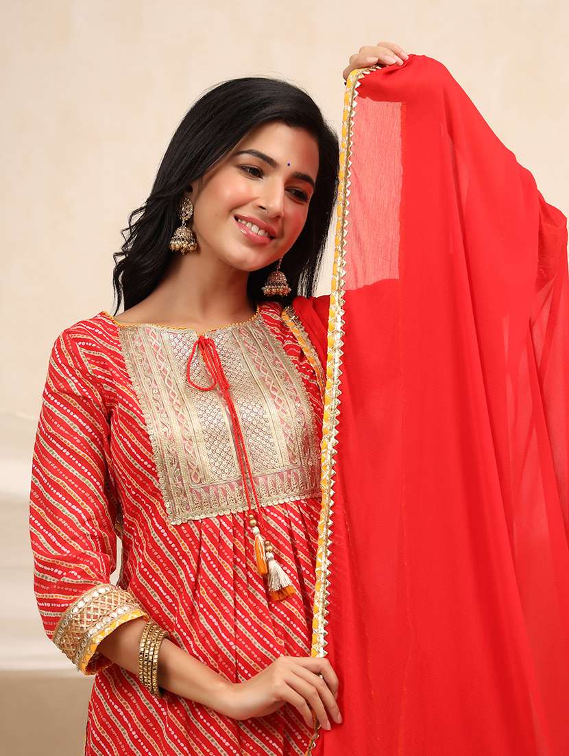 women printed three quarter sleeve kurta pant with dupatta set - 22071531 - Standard Image - 3