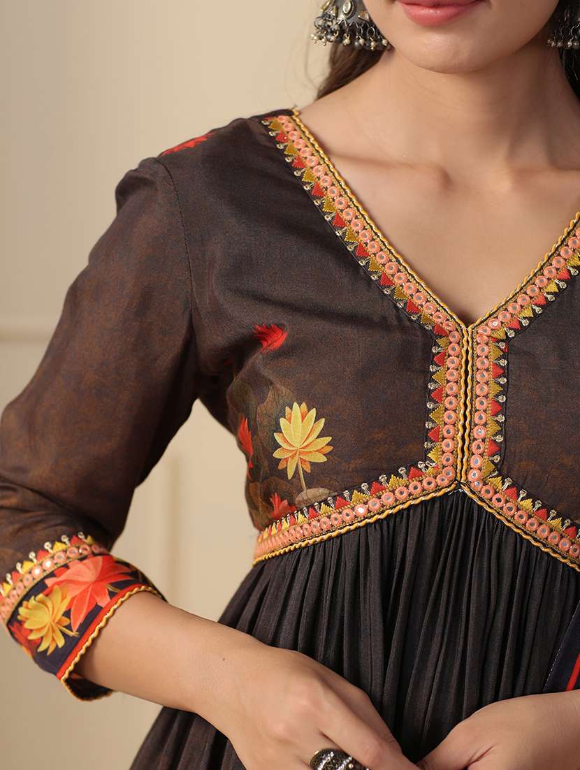 women printed three quarter sleeve kurta pant with dupatta set - 22071540 - Standard Image - 3