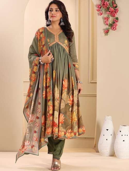 women printed three quarter sleeve kurta pant with dupatta set