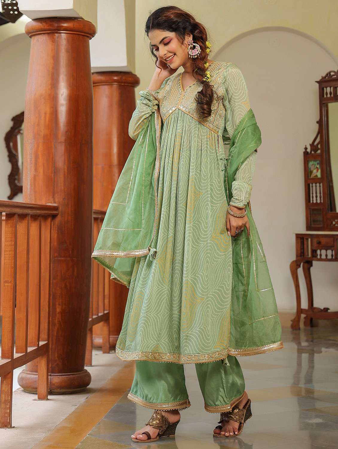 green chiffon kurta pant  set - 22071545 -  Zoom Image - 0