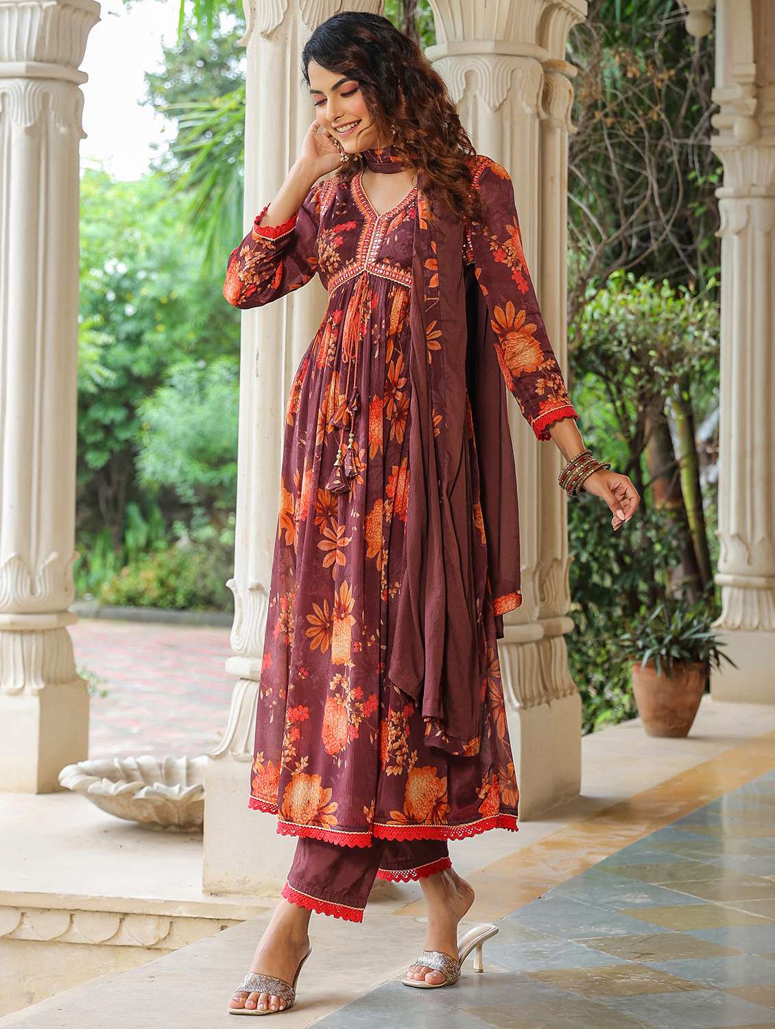 women three quarter sleeve kurta pant with dupatta set - 22071551 - Zoom Image - 0