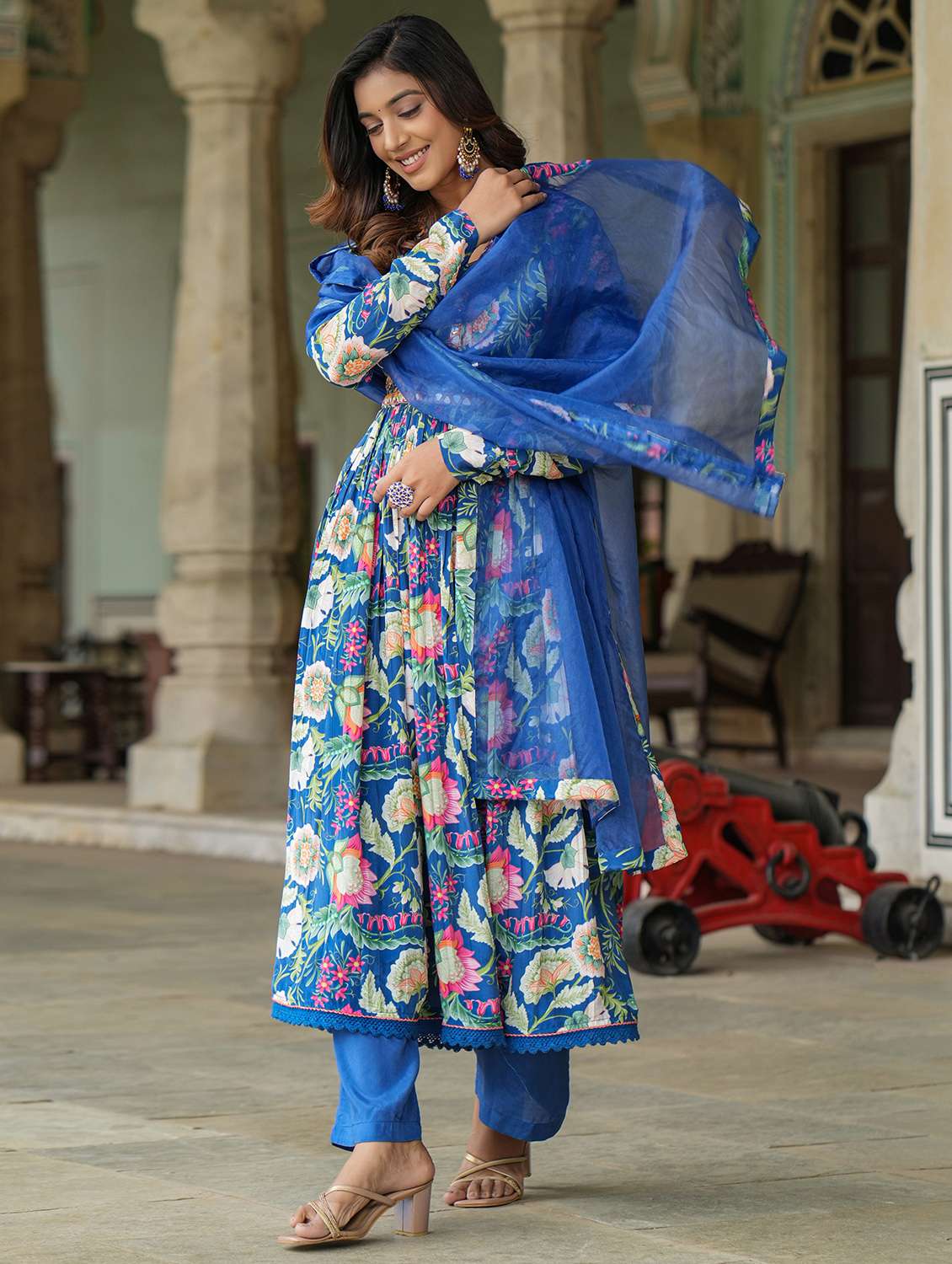 women long sleeve kurta pant with dupatta set - 22071552 -  Standard Image - 3