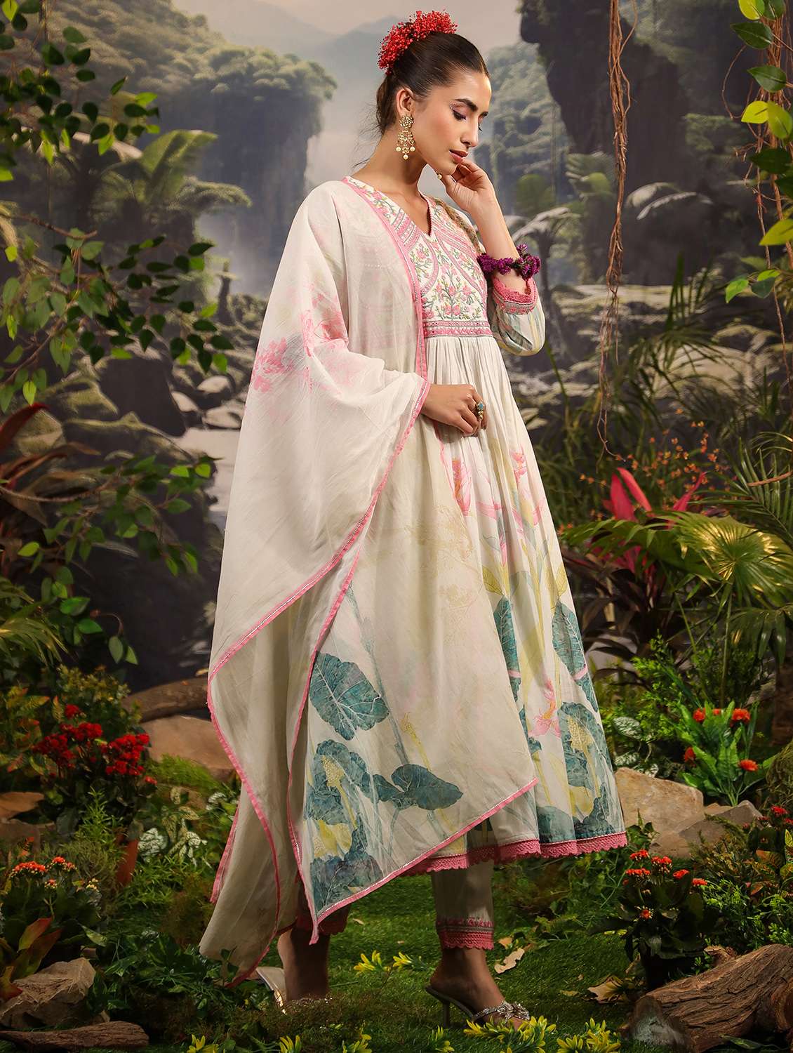 women thre quarter sleeve anarkali kurta pant with dupatta set - 22071564 - Standard Image - 3