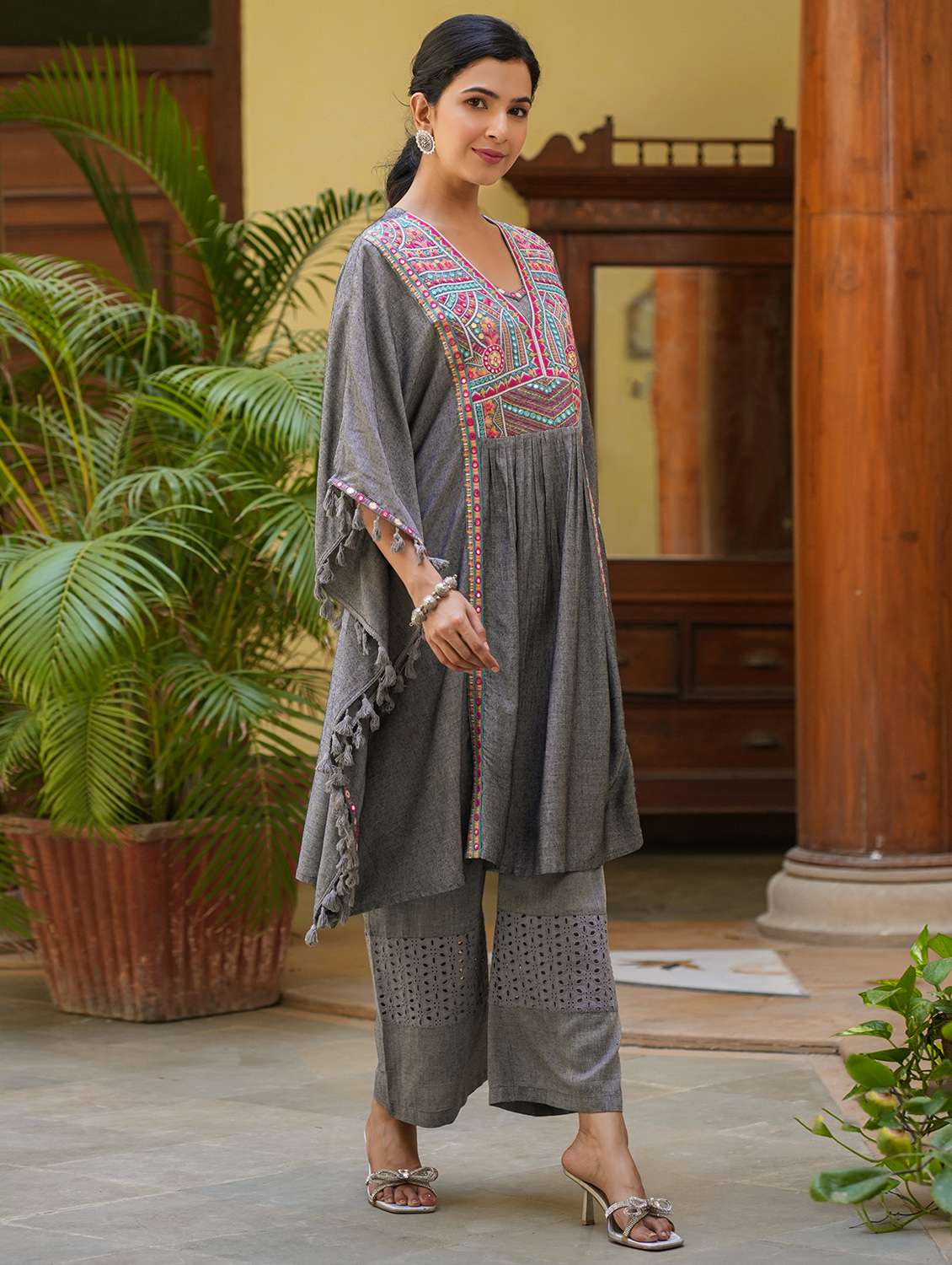 women embroidered kaftan and palazzo set - 22071566 - Standard Image - 3