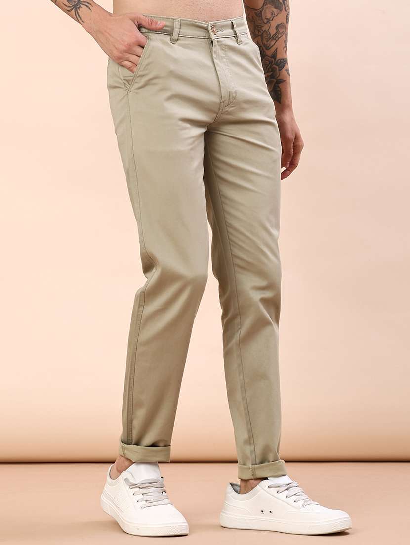 men solid mid rise chinos casual trouser