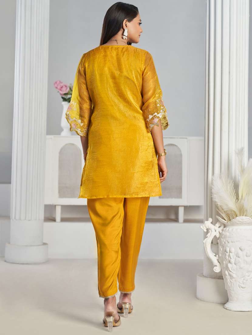 women embroidered three quarter sleeve ethnic co-ord set - 22072035 - Standard Image - 3