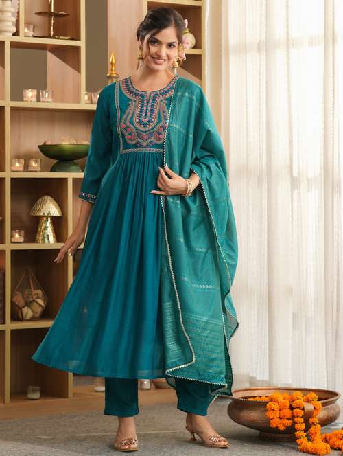 women solid with work three quarter sleeve kurta pant with dupatta set - 22072091 -  Standard Image - 0