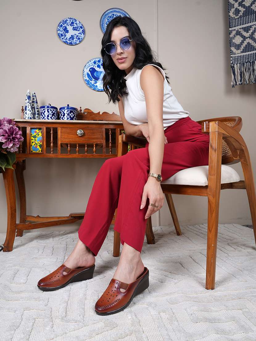 women solid slip on mule - 22072163 - Standard Image - 3