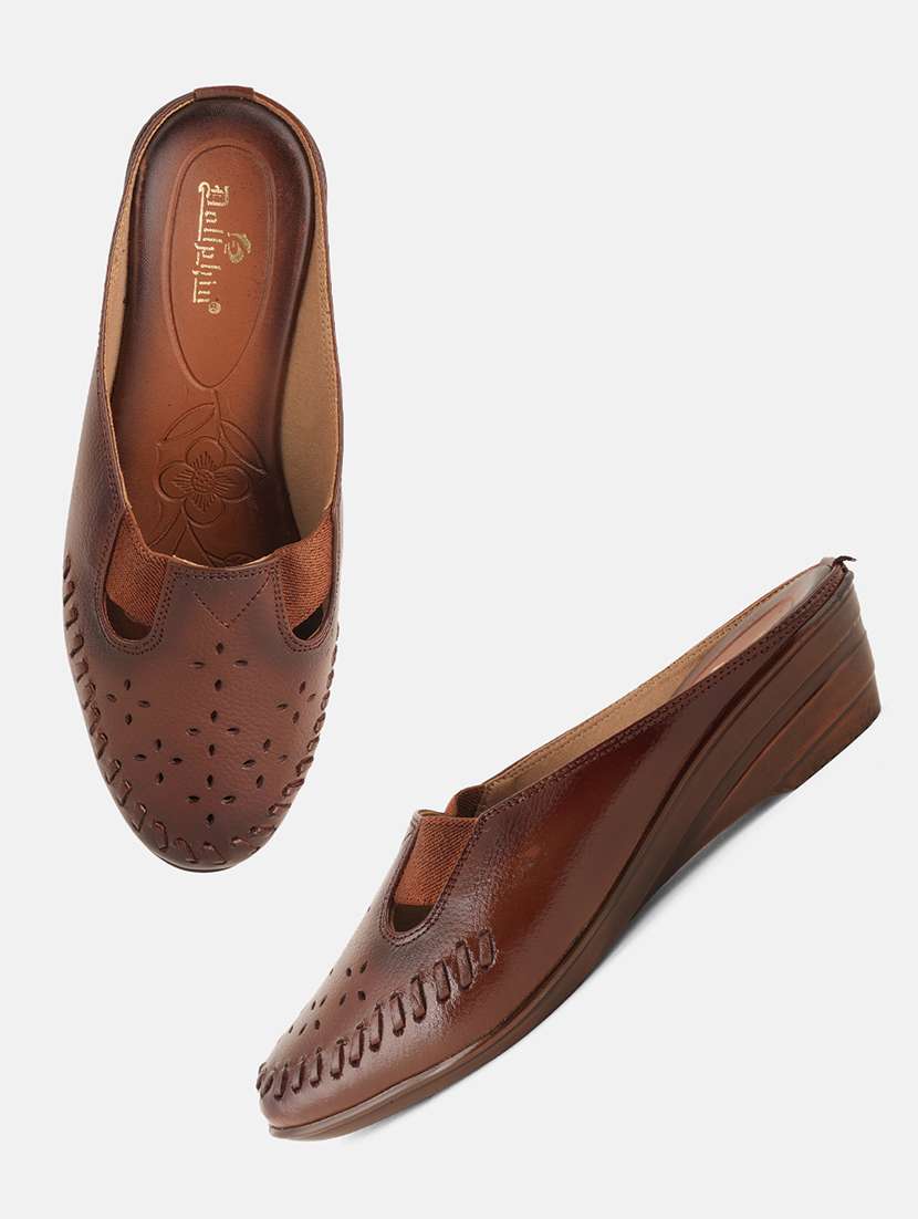 women solid slip on mule - 22072165 -  Standard Image - 5