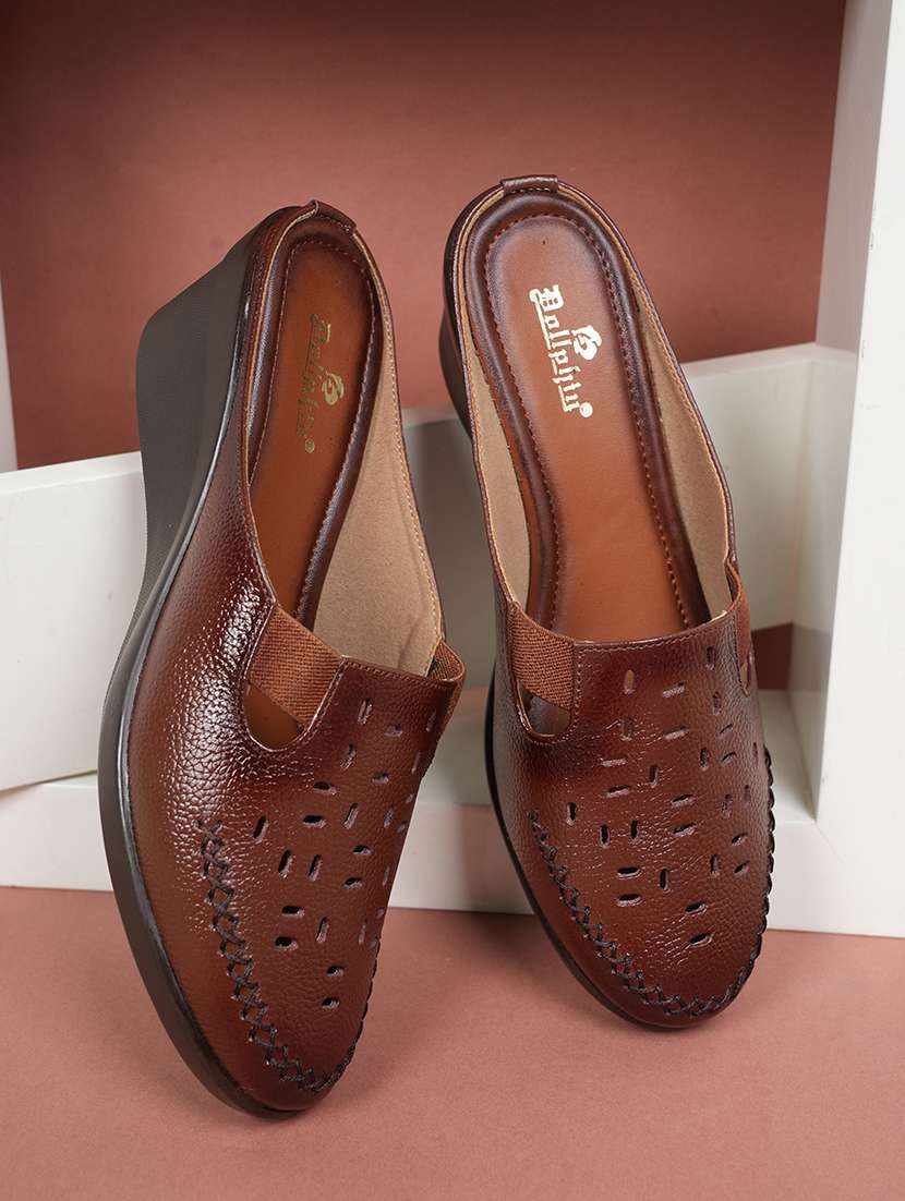 women solid slip on mule - 22072166 -  Zoom Image - 0