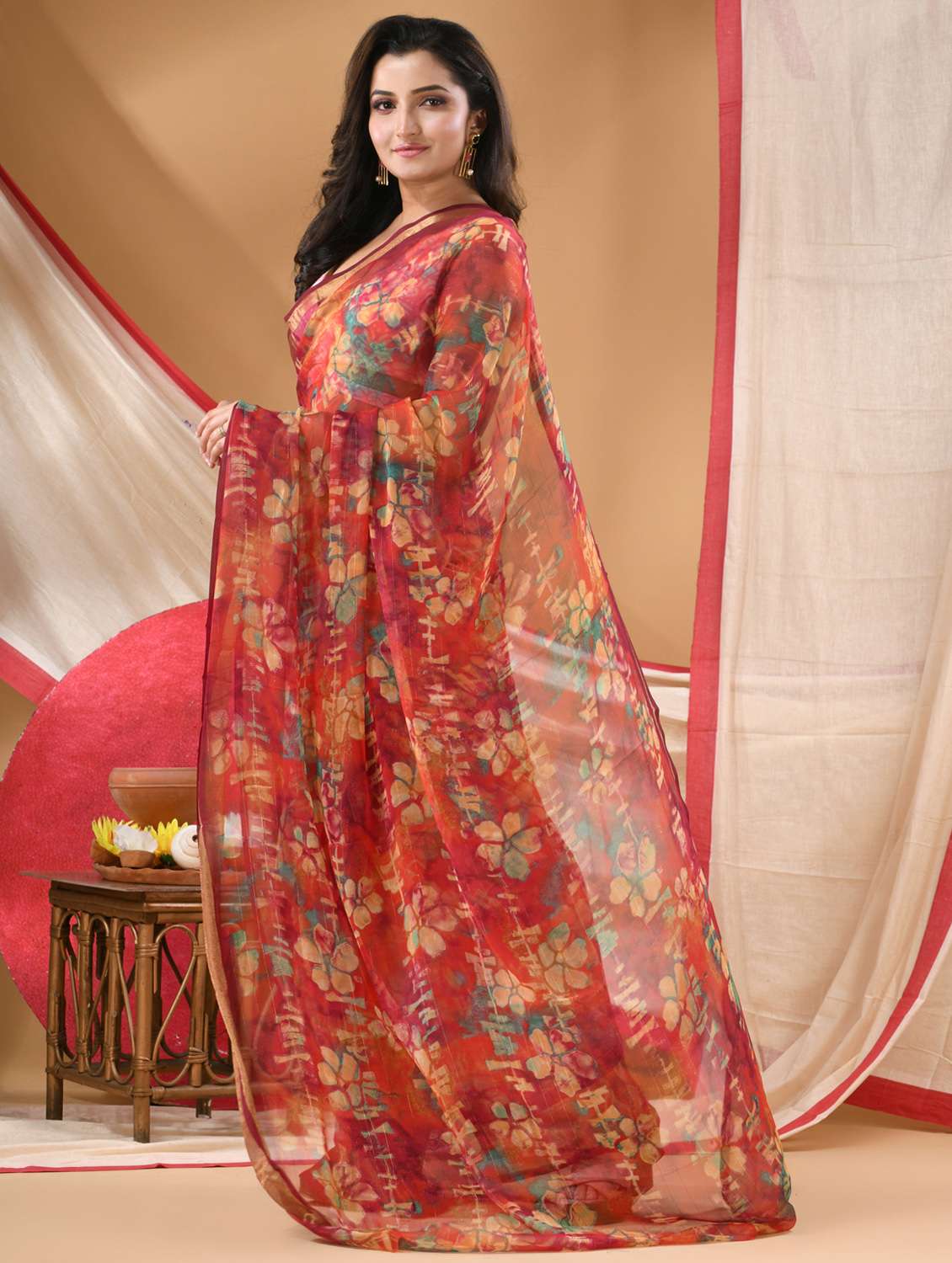 women floral printed saree - 22072234 - Standard Image - 3