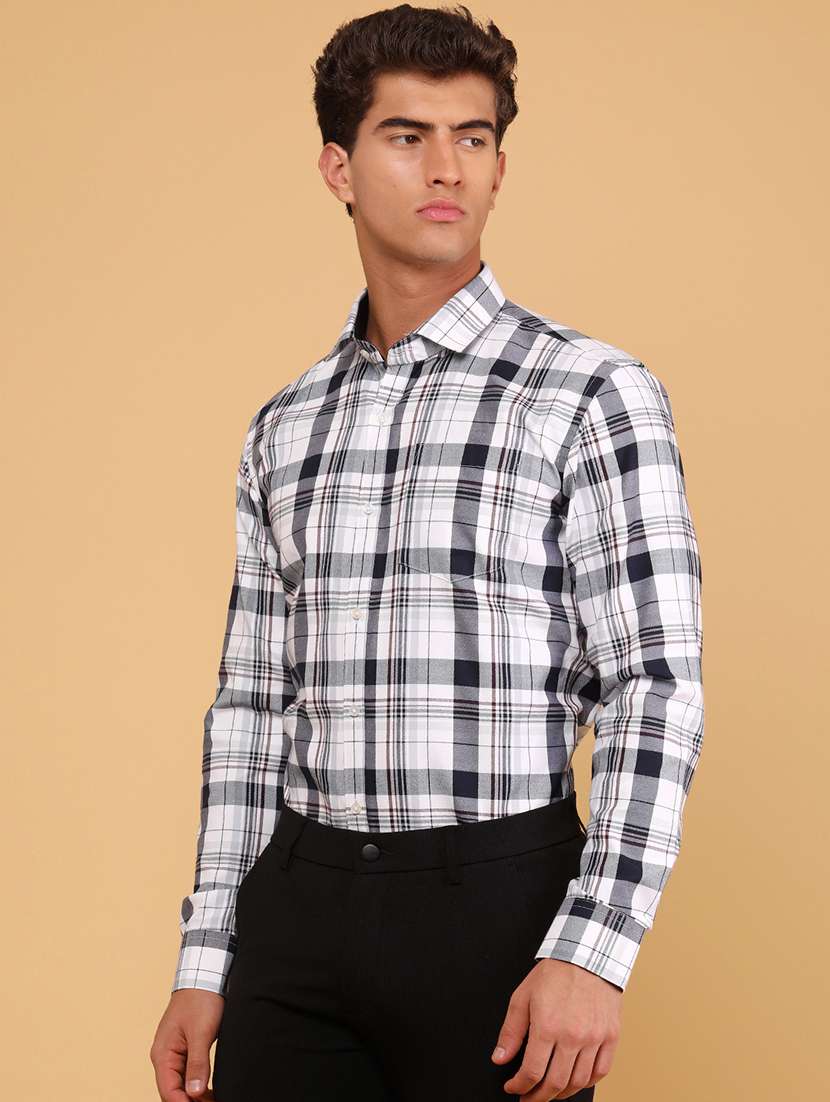 men checks cotton slim fit spread collar shirt