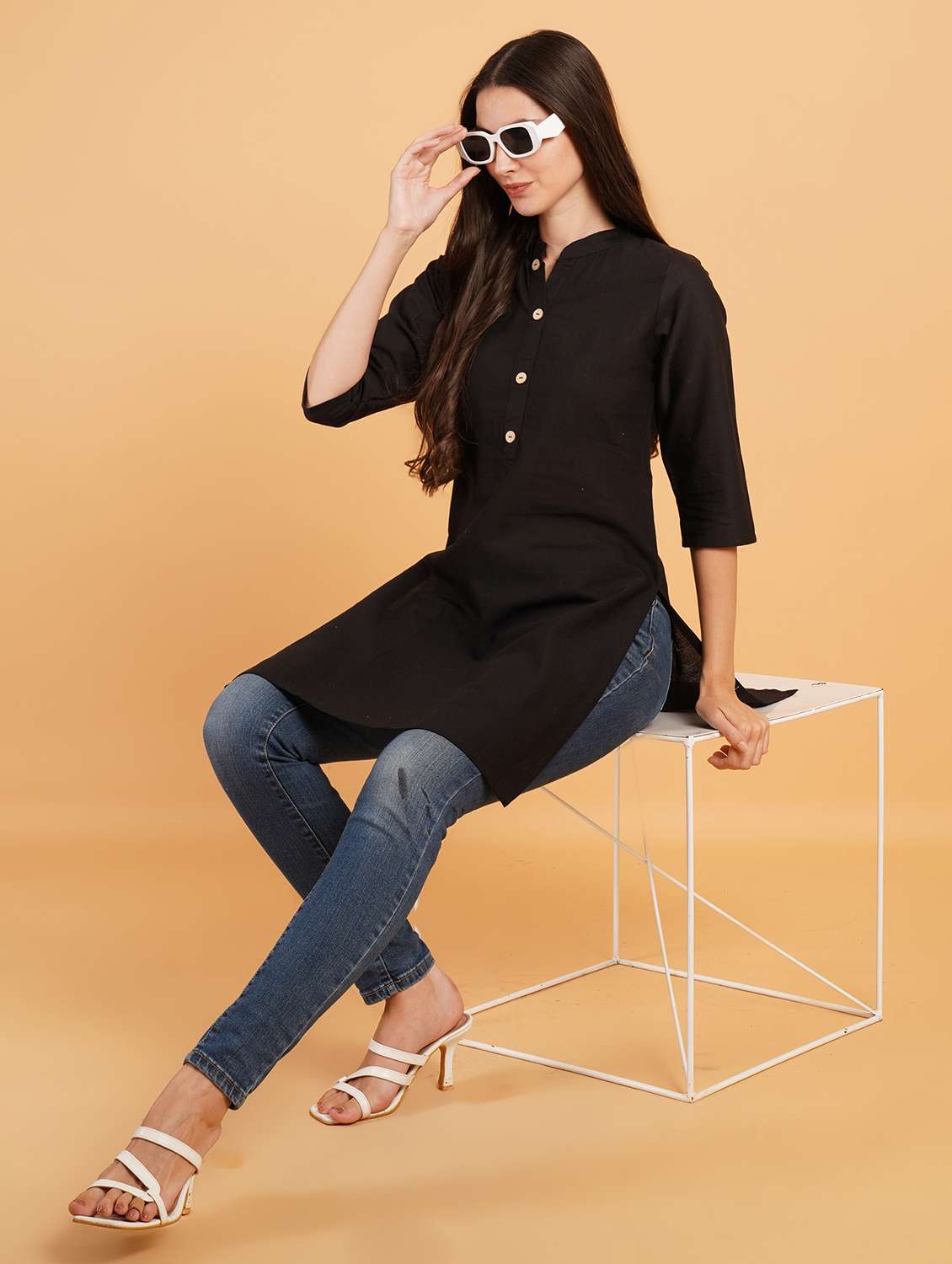 women solid three quarter sleeve straight kurti - 22072465 - Standard Image - 3