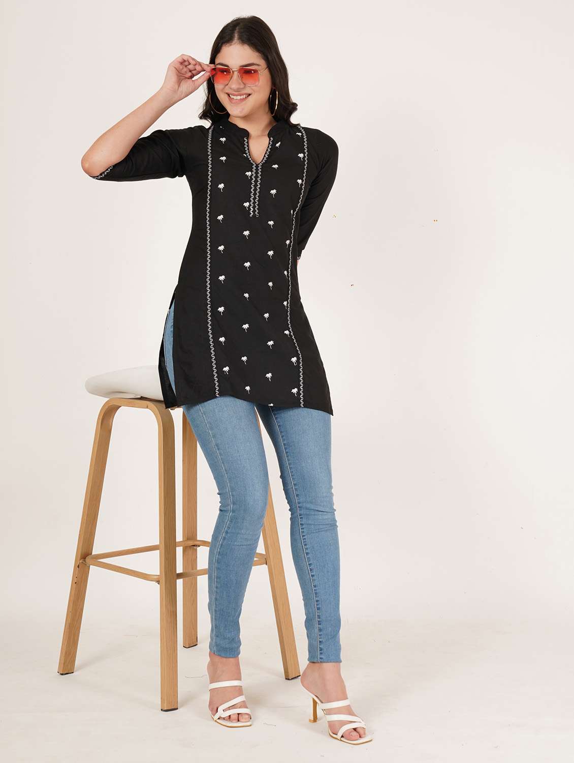 women embroidered three quarter sleeve straight kurti - 22072549 -  Standard Image - 3