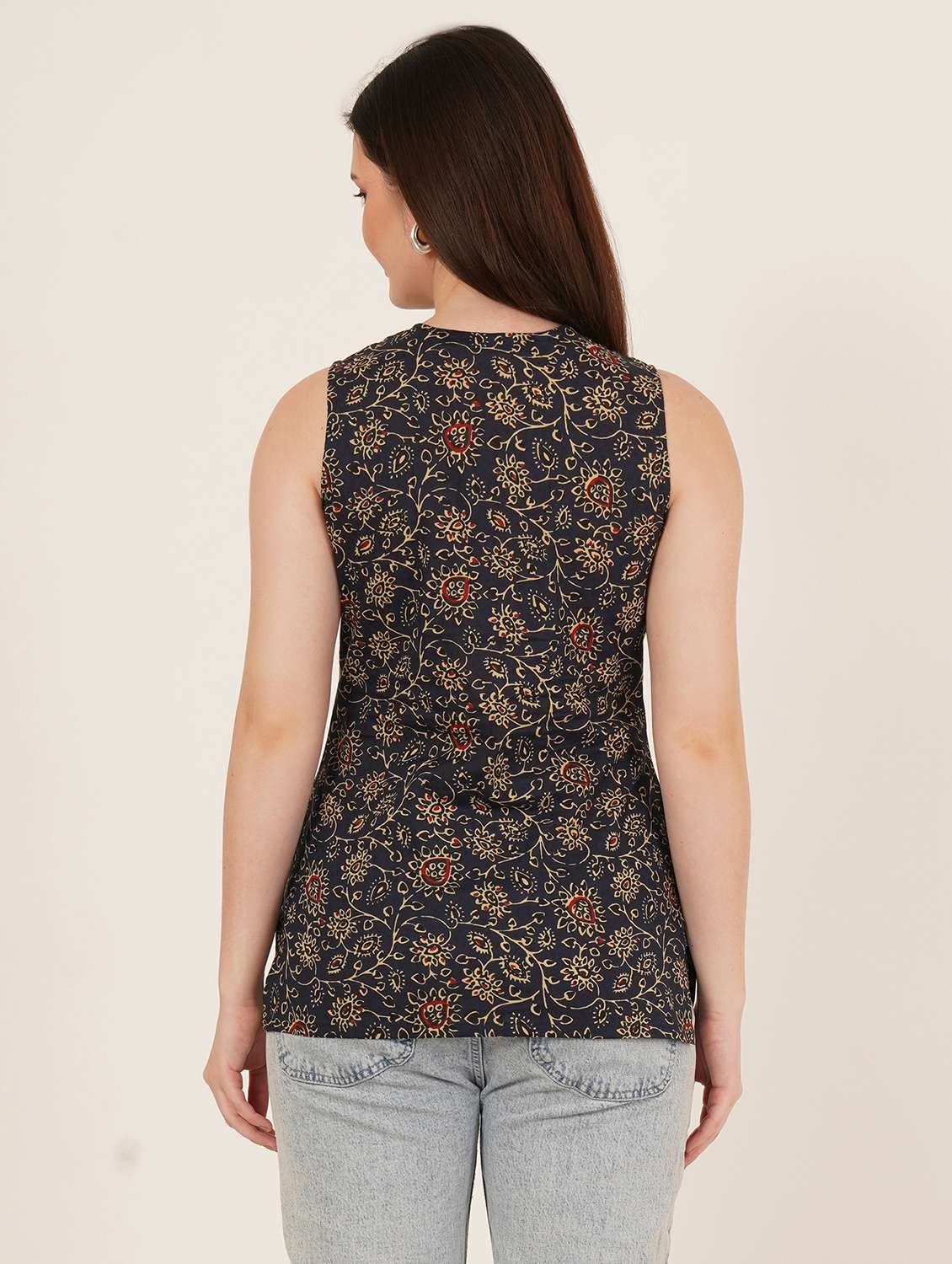 women printed sleeveless straight kurti - 22072585 - Standard Image - 5