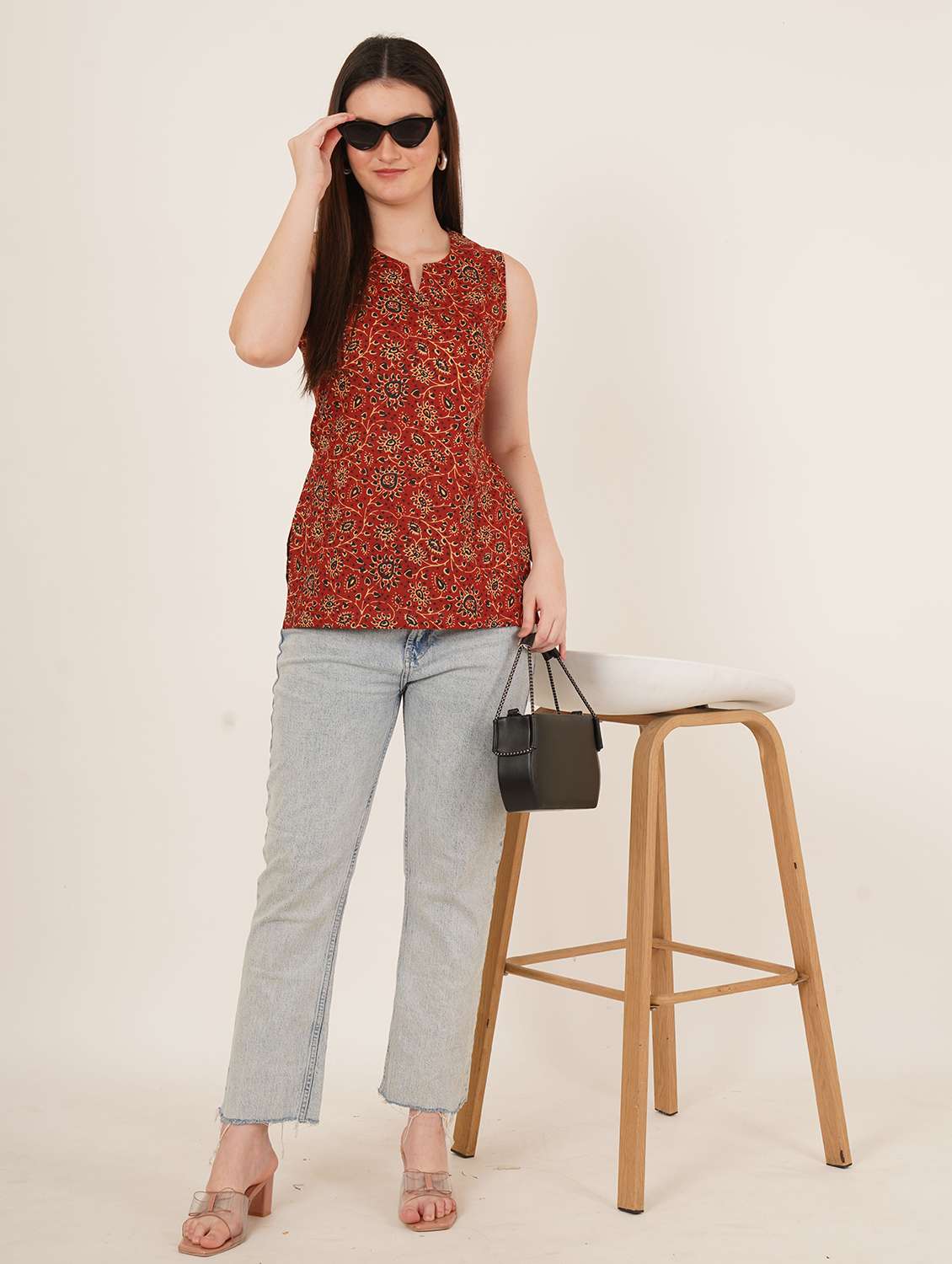 women printed sleeveless straight kurti - 22072589 - Standard Image - 5