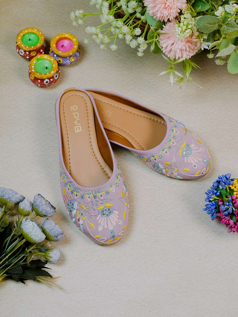 women embroidered slip on jutis - 22072779 -  Zoom Image - 0