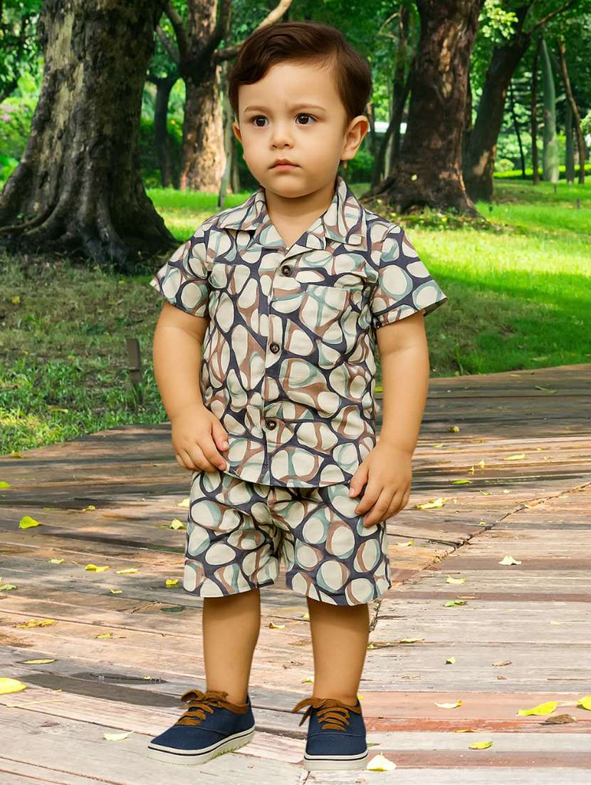 boys printed shirt & shorts co-ords set