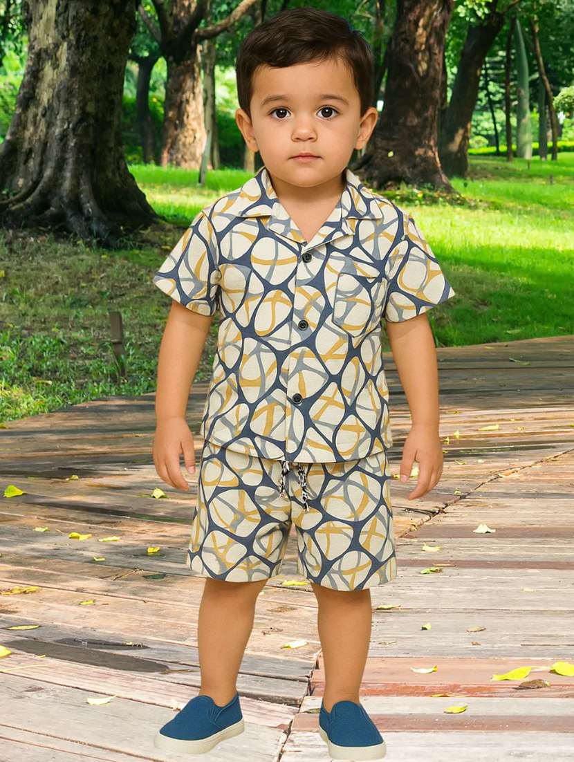 boys printed shirt & shorts co-ords set