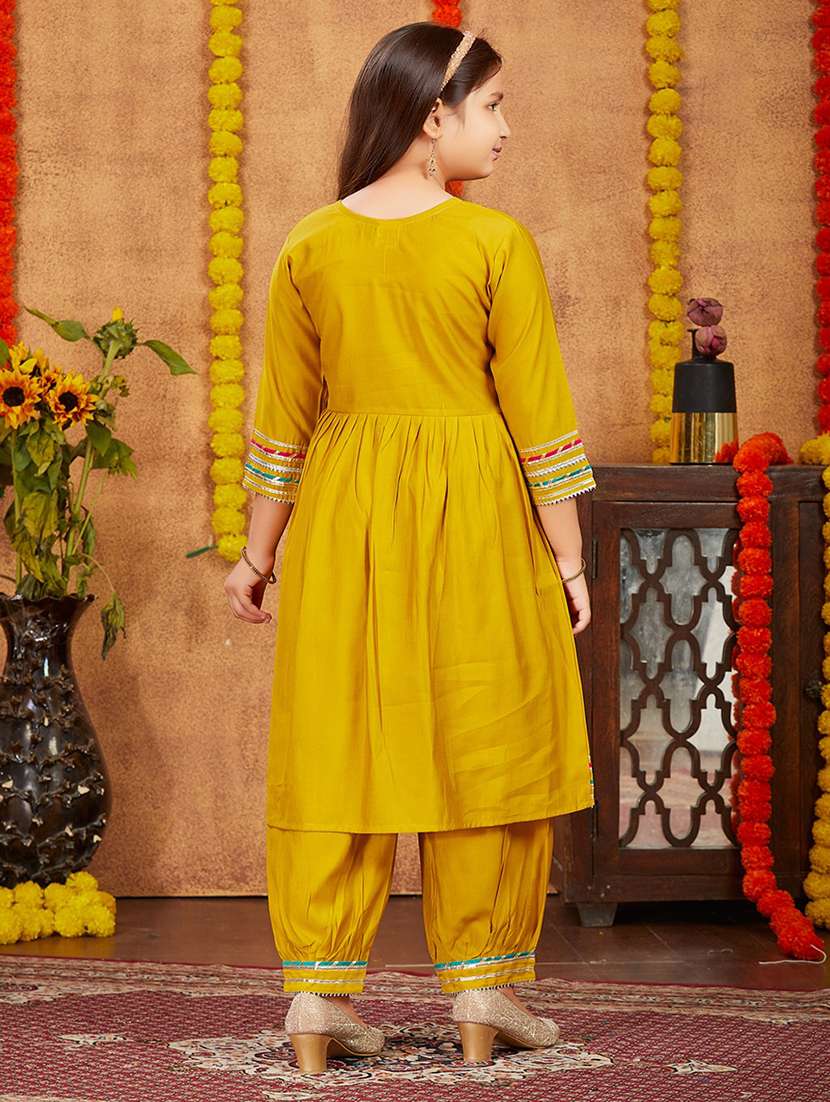 girls solidthree quarter sleeve kurta and salwar set  - 22072829 -  Standard Image - 3