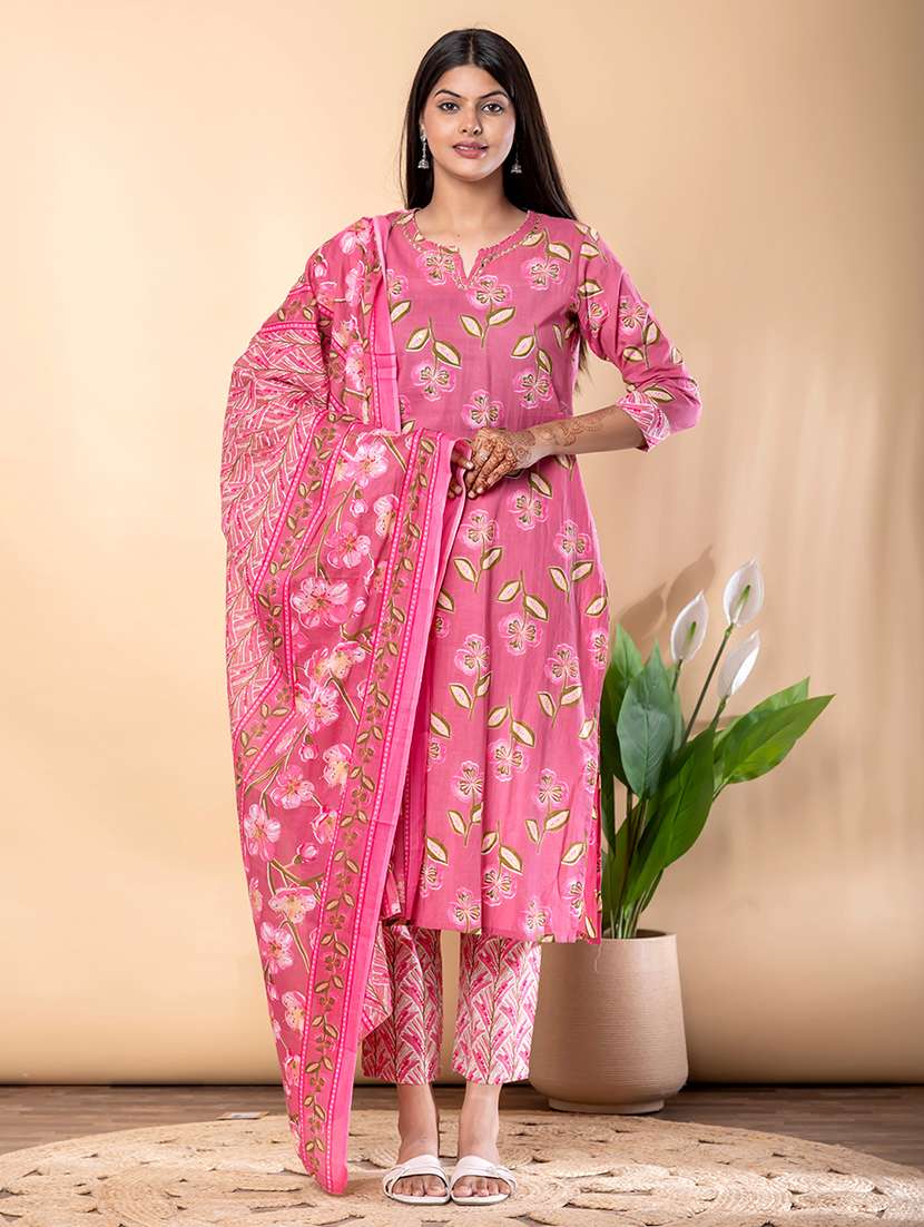 women floral three quarter sleeve kurta pant with dupatta set