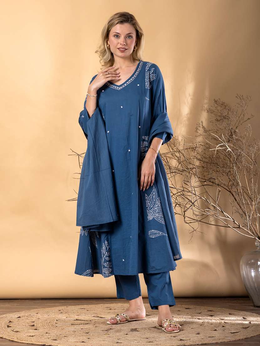 women printed three quarter sleeve kurta pant with dupatta set