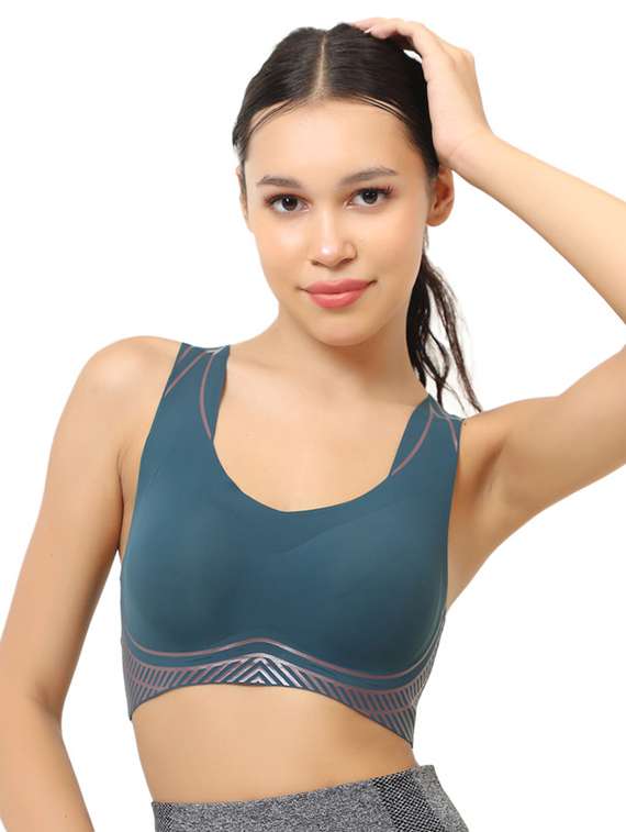 women solid lightly padded sports bra