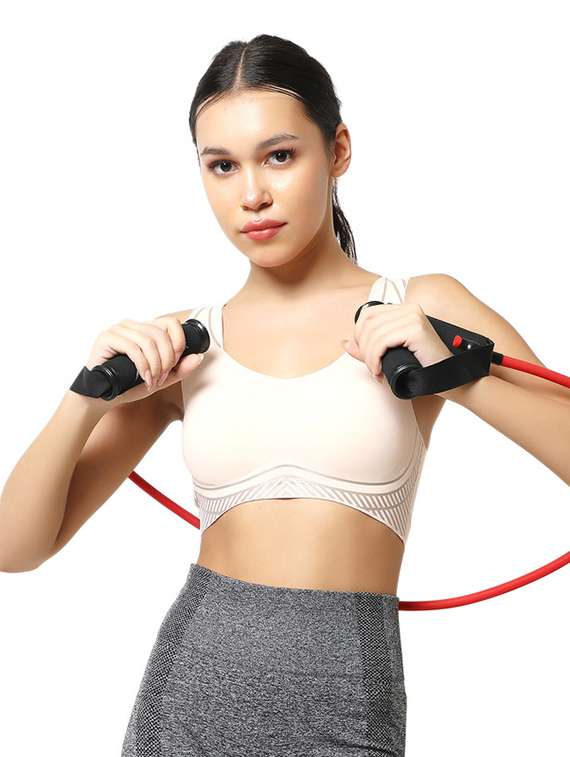 women solid lightly padded sports bra