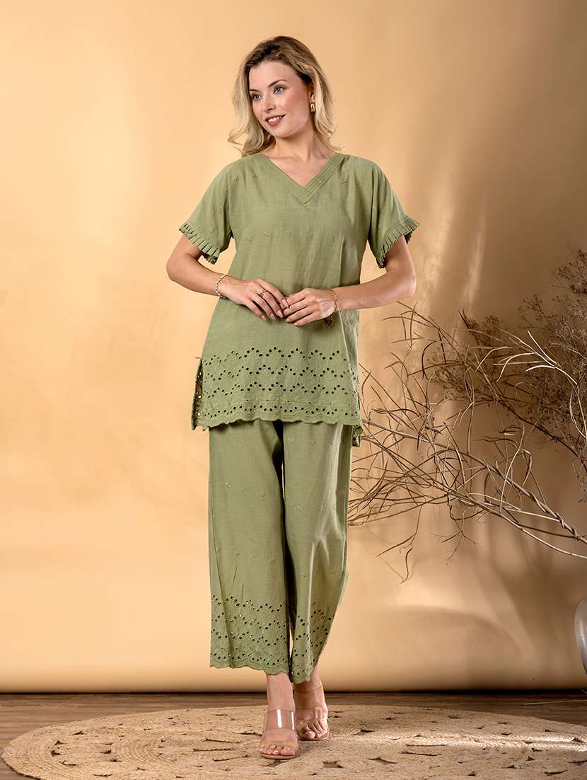 women short sleeve schiffli detailed ethnic co-ord set