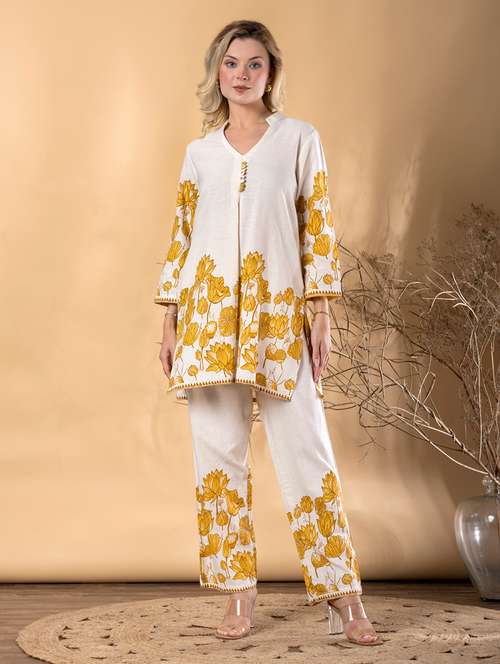 women three quarter sleeve ethnic co-ord set - 22072959 - Standard Image - 0