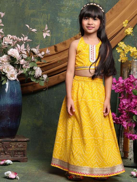 girls bandhnai print sleveeless lehenga choli set - 22072996 - Zoom Image - 0
